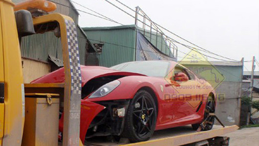 Những mẫu xế “khủng” từng gặp tai nạn tại Việt Nam Ferrari-599-Fiorano-GTB-gap-nan.jpg