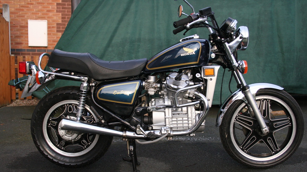 Honda GL400 Café Racer giá 7000 USD tại Sài Gòn Honda GL400-nguyen ban.JPG