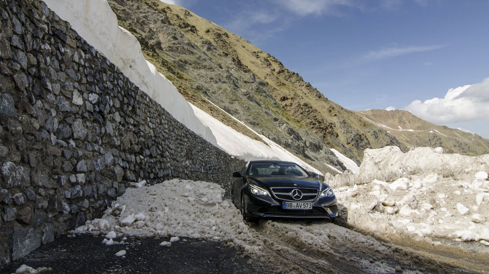 GTspirit-Tour-Avalanche-Stelvio.jpg Hành trình vượt dãy Alps trên 5 chiếc xe Mercedes-Benz GTspirit-Tour-Avalanche-Stelvio.jpg