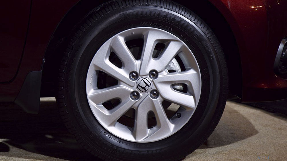 “Giật mình” với xe gia đình vừa rẻ, vừa tiết kiệm của Honda Honda-Mobilio-Alloys.jpg