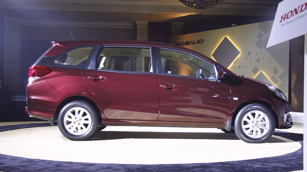 “Giật mình” với xe gia đình vừa rẻ, vừa tiết kiệm của Honda Honda-Mobilio-Side1.jpg
