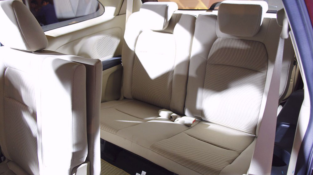 “Giật mình” với xe gia đình vừa rẻ, vừa tiết kiệm của Honda Honda-Mobilio-Third-Row-Seats.jpg