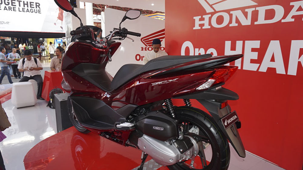 Cận cảnh Honda PCX 150 2015 vừa ra mắt Honda-PCX-150-05.jpg