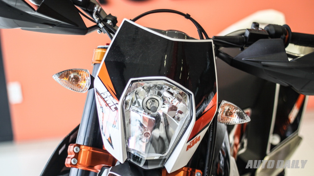 KTM 690 SMC R đã đến Việt Nam KTM-690-SMC-R-2014 (12).jpg