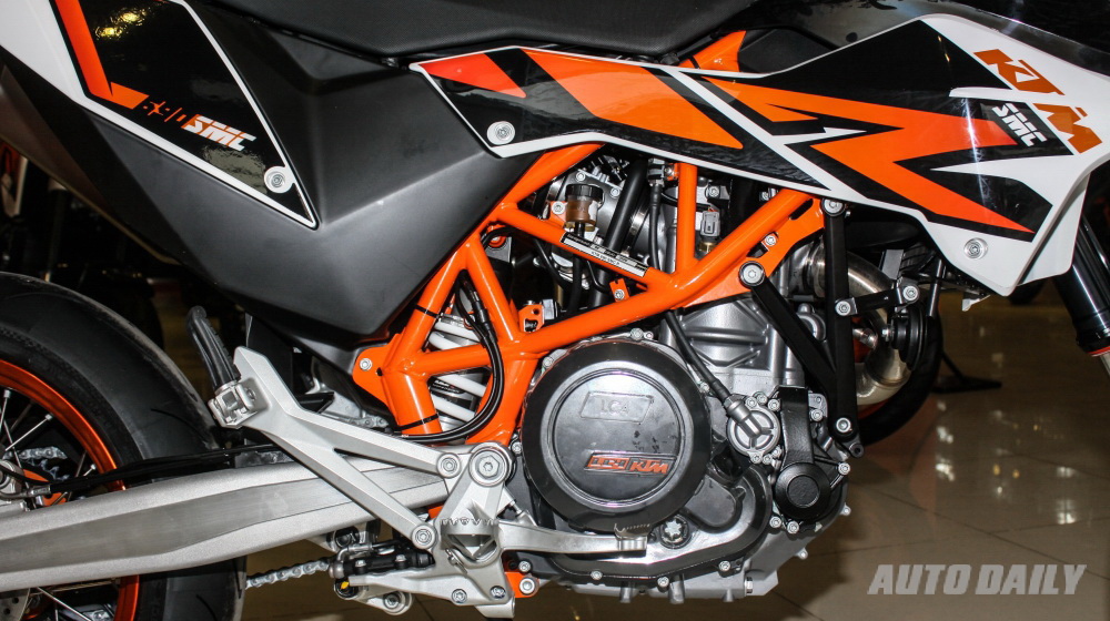 KTM 690 SMC R đã đến Việt Nam KTM-690-SMC-R-2014 (6).jpg