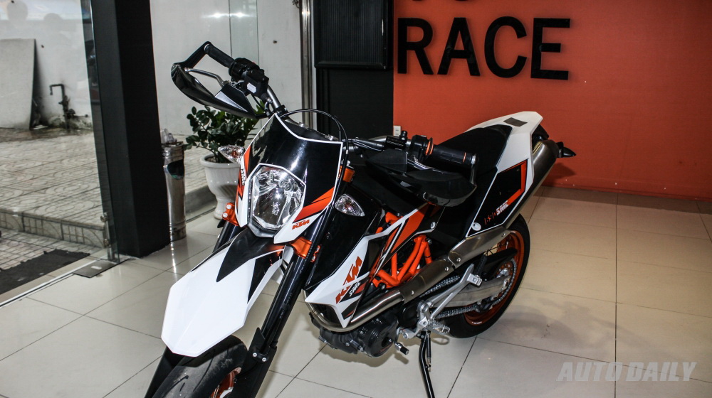 KTM 690 SMC R đã đến Việt Nam KTM-690-SMC-R-2014 (9).jpg