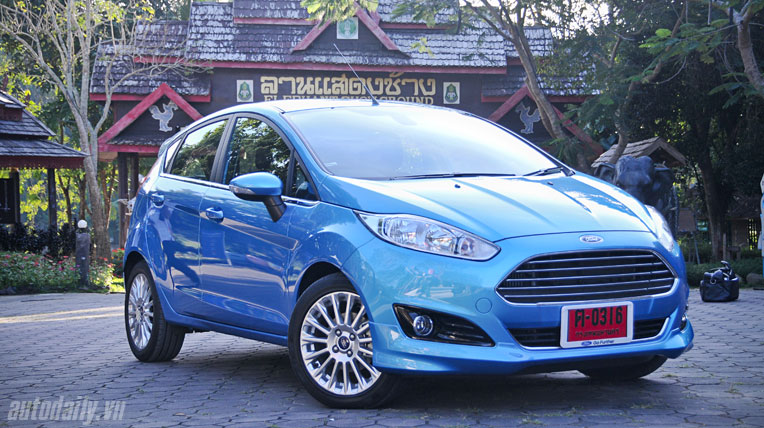 Xe hatchback hạng nhỏ: Ford Fiesta hay Toyota Yaris New_Ford_Fiesta_ngoaithatl-Media_Drive_2013_082-7.jpg