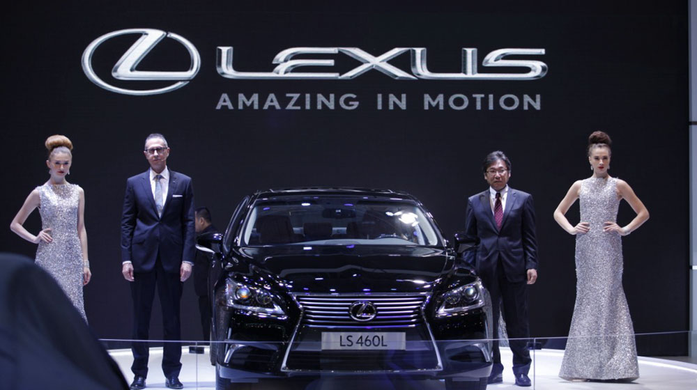 Kêu gào khó khăn, ôtô 7 tỷ cháy hàng Lexus.jpg