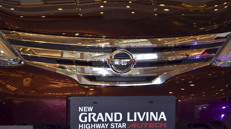 Nissan Grand Livina mới ra mắt, giá rẻ “giật mình” Livina_HWS_Autech_006.jpg