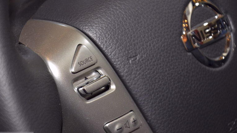 Nissan Grand Livina mới ra mắt, giá rẻ “giật mình” Livina_HWS_Autech_011.jpg