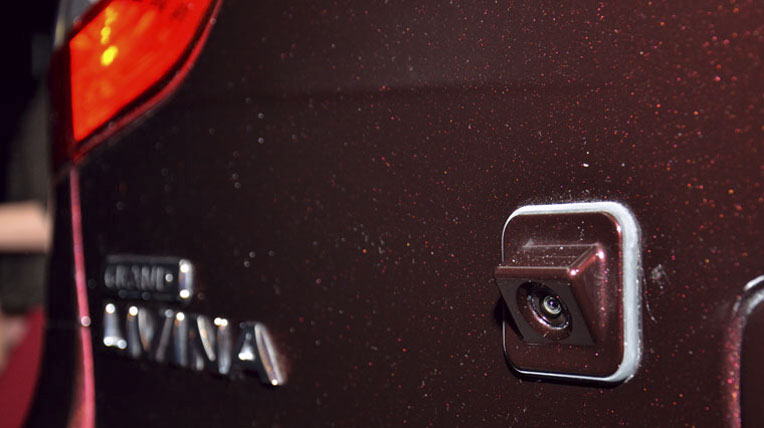 Nissan Grand Livina mới ra mắt, giá rẻ “giật mình” Livina_HWS_Autech_015.jpg