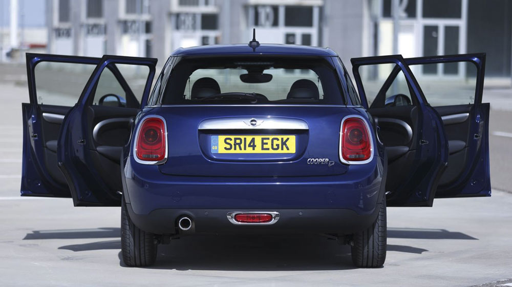 MINI hatchback 5 cửa chính thức lộ diện MINI-hatchback-five-doors (5).jpg