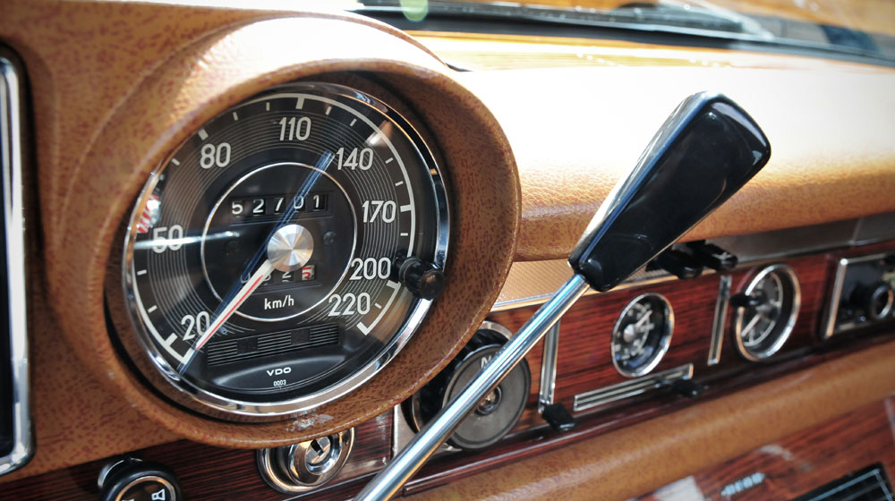 Ai nghĩ ra đồng hồ công-tơ-mét trên ôtô? Mercedes-Benz-600-speedometer.jpg