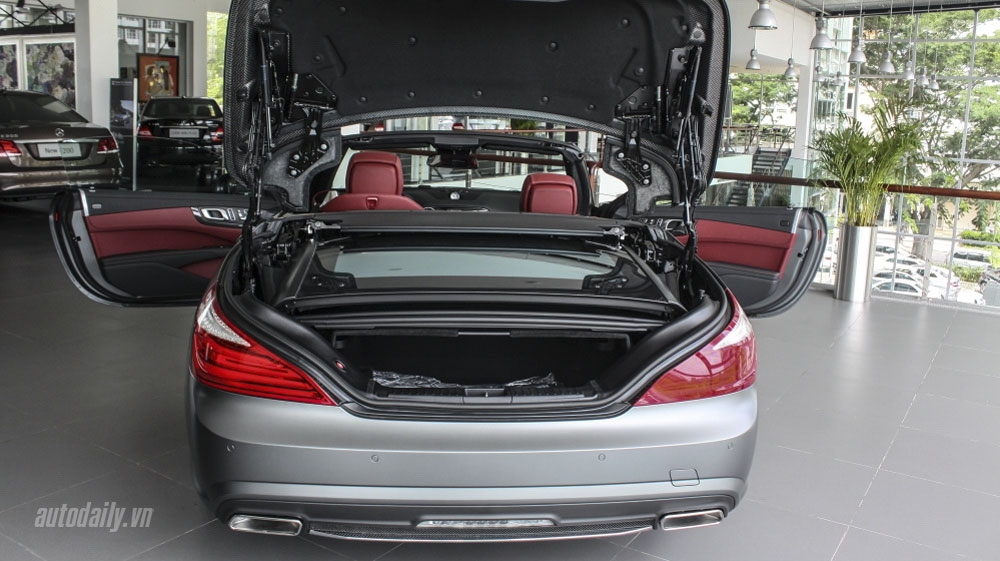 Ngắm tận mắt Mercedes SL350 giá 5,5 tỷ đồng ở Sài Gòn Mercedes-SL350-5,5-ty-dong-(15).jpg