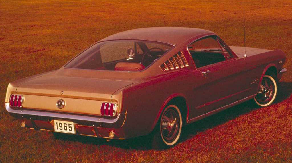 Khám phá thiết kế Ford Mustang 2015 Phat-trien-thiet-ke-ford-mustang-2015-05.jpg