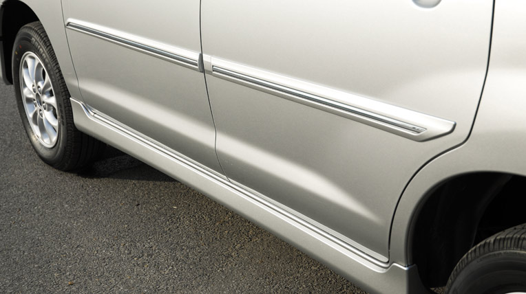 “Kỷ lục gia” Toyota Innova Toyota-Innova-2014-(12).jpg