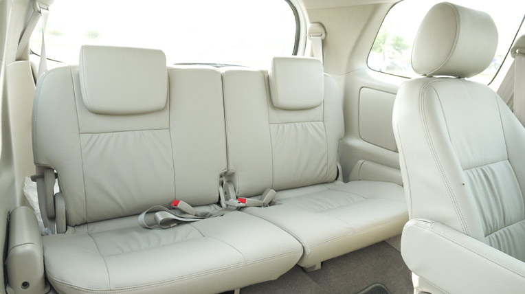 “Kỷ lục gia” Toyota Innova Toyota-Innova-2014-(42).jpg