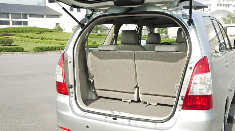 “Kỷ lục gia” Toyota Innova Toyota-Innova-2014-(43).jpg