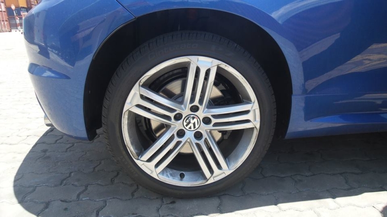 Volkswagen Scirocco R đầu tiên cập cảng Việt Nam VW Sicrocco R-line (10).jpg