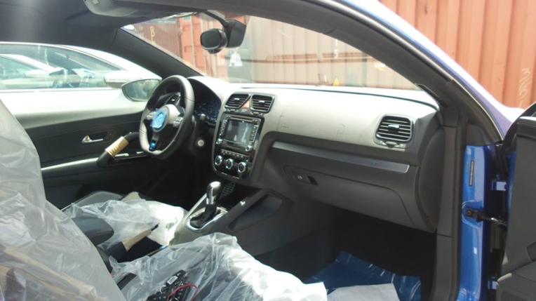 Volkswagen Scirocco R đầu tiên cập cảng Việt Nam VW Sicrocco R-line (9).jpg