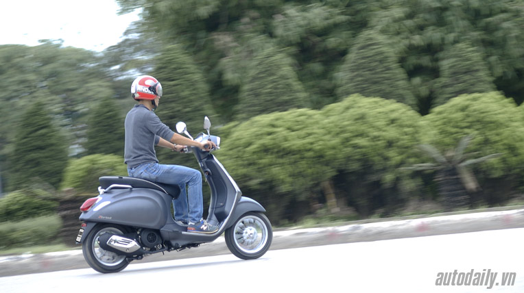 “Chạy nước rút” cùng Vespa Sprint Vespa Sprint 2014 (30).jpg
