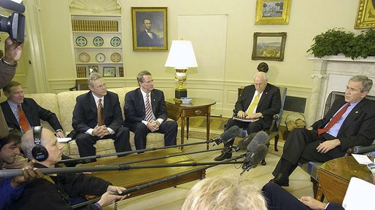 Nhìn lại sự nghiệp lẫy lừng của CEO Ford Alan Mulally alan-mulally-career (2).jpg