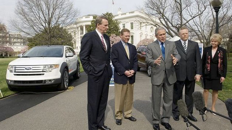 Nhìn lại sự nghiệp lẫy lừng của CEO Ford Alan Mulally alan-mulally-career (5).jpg