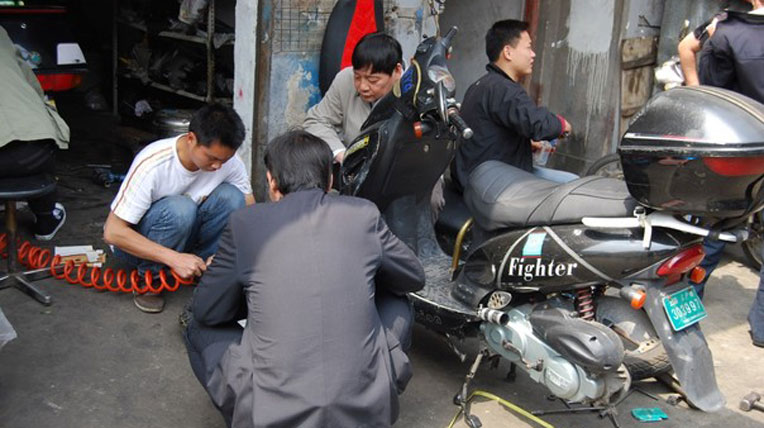 Lạc vào chợ xe máy “nhái” ở Trung Quốc autodaily-choxemay-trungquoc-(2).jpg