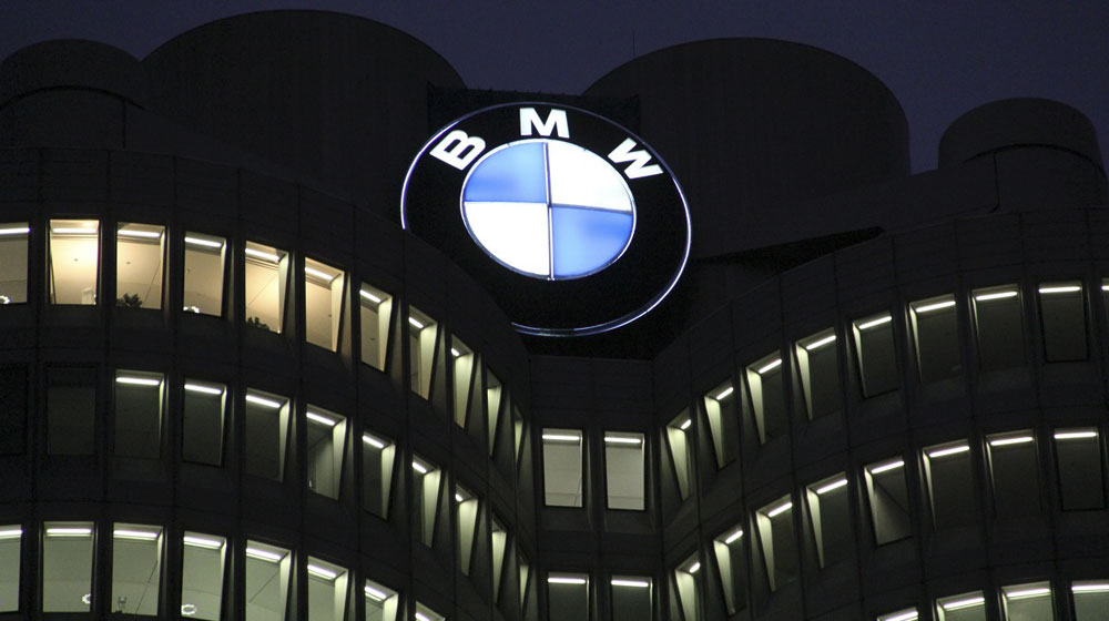 BMW – Thương hiệu xe sang bán chạy nhất tháng 5 bmw-welt-bmw-headquarters-munich.jpg