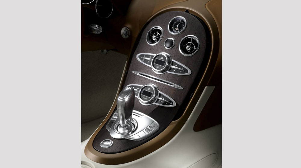 Bugatti Grand Sport Vitesse Black Bess trình diễn bugatti-grand (3).jpg