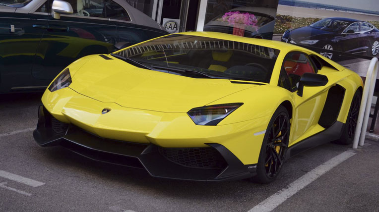 Bộ đôi Rolls-Royce Wraith và Lamborghini Aventador gặp mặt cannes-10.jpg