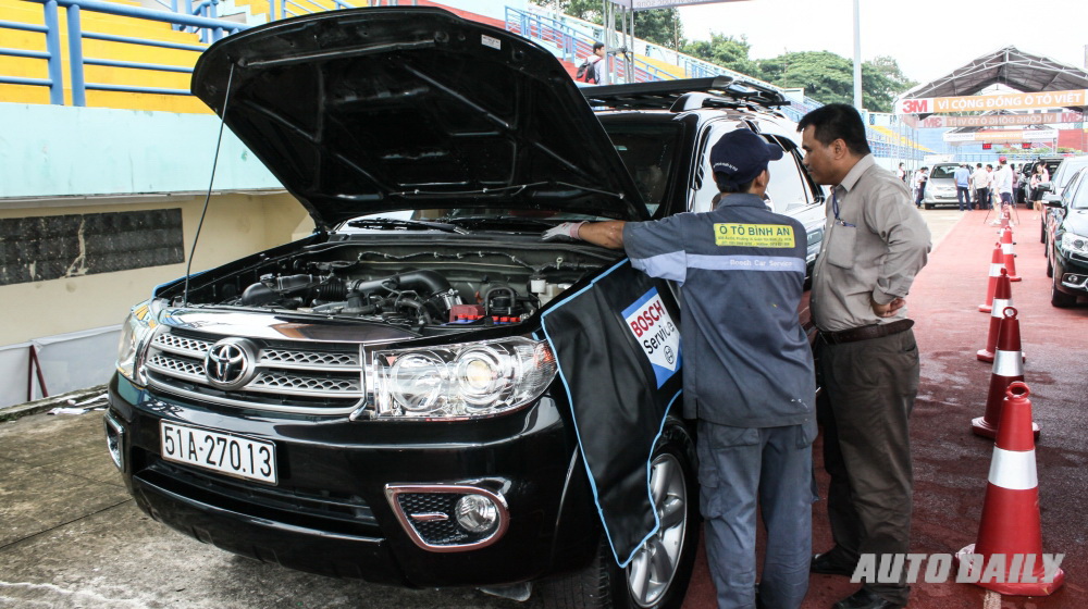 Đậm chất nhân văn cùng Ngày hội chăm sóc xe tại TP.HCM 6153bf96ff84148906a969e1e92d6b67_Toyota-Yaris-2014_50jpg.jpg