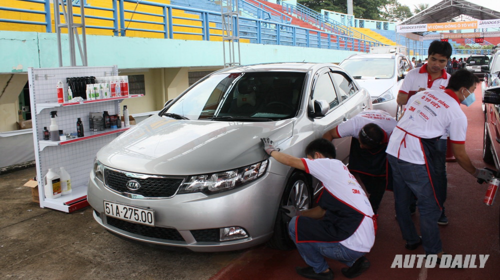 Đậm chất nhân văn cùng Ngày hội chăm sóc xe tại TP.HCM 6153bf96ff84148906a969e1e92d6b67_Toyota-Yaris-2014_50jpg.jpg