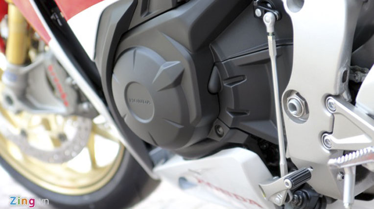 Siêu mô tô Honda CBR1000RR SP đầu tiên tại Việt Nam honda-cbr1000rr (10).jpg