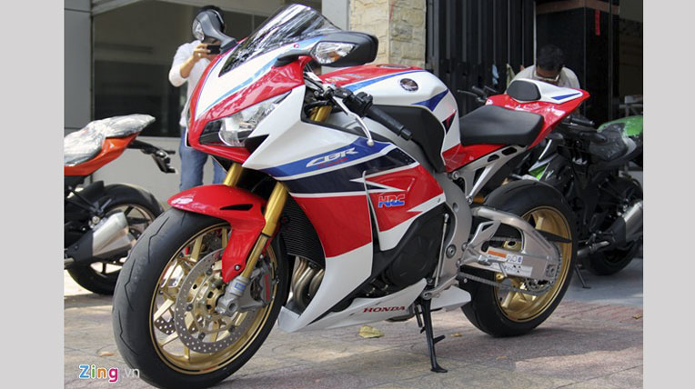 Siêu mô tô Honda CBR1000RR SP đầu tiên tại Việt Nam honda-cbr1000rr (2).jpg
