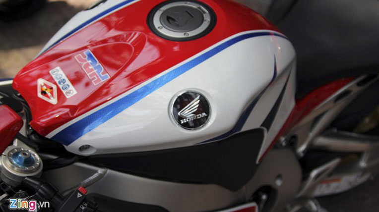 Siêu mô tô Honda CBR1000RR SP đầu tiên tại Việt Nam honda-cbr1000rr (7).jpg