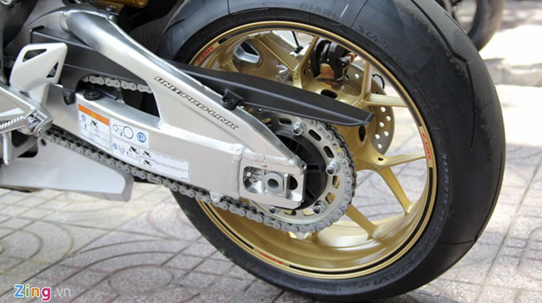 Siêu mô tô Honda CBR1000RR SP đầu tiên tại Việt Nam honda-cbr1000rr (9).jpg