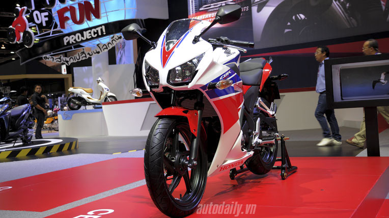 Honda CBR300R sẽ bán ra thị trường toàn cầu từ tháng 7 honda-crb300r-bangkok-motor-show-2014 (1).jpg