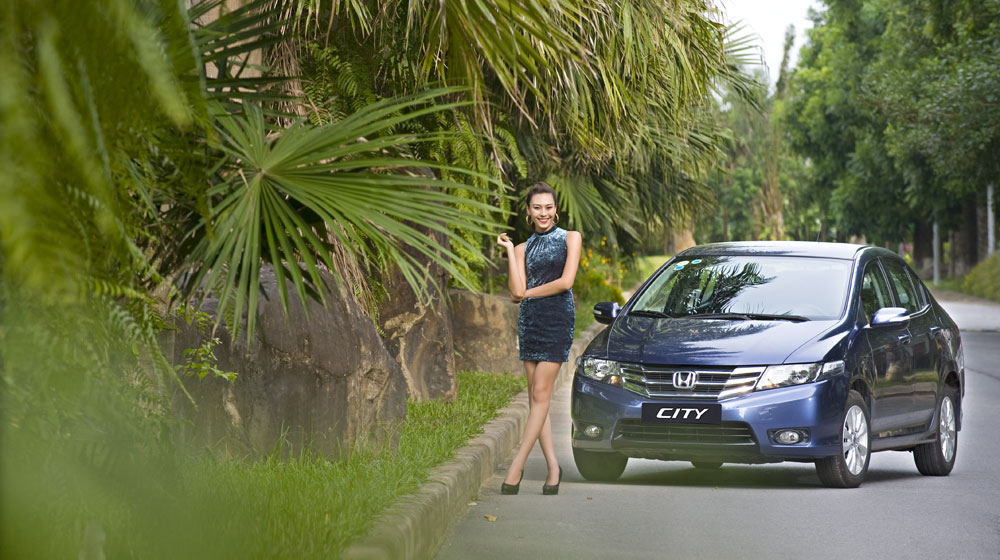 Siêu mẫu triển vọng 2013 tỏa sáng cùng Honda City khuyen-mai-honda-city-2014-(26).jpg