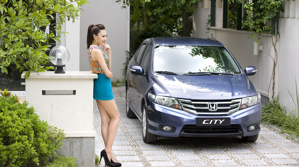 Siêu mẫu triển vọng 2013 tỏa sáng cùng Honda City khuyen-mai-honda-city-2014-(8).jpg