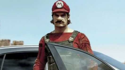 Mercedes-Benz thuê Mario quảng bá mẫu xe GLA tại Nhật mercedes-mario.jpg