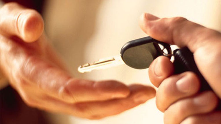 Kiếm bộn tiền nhờ nghề “chém gió” về xe muabanxecu-(2).jpg