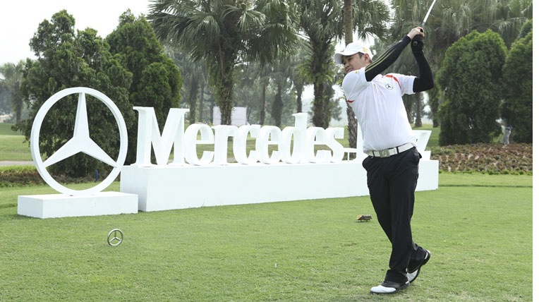 Hơn 6.000 golfer tham dự giải Mercedes Trophy Việt Nam 2014 nhan-dip-ky-niem-25-nam-thanh-lap-Mercedes-Trophy,-Mercedes-Benz-quyet-dinh-pha-le-cho-phep-cac-cuu-vo-dich-giai-quoc-gia-khu-vuc-tham-gia-chung-ket-The-gioi-mot-lan-nua.jpg