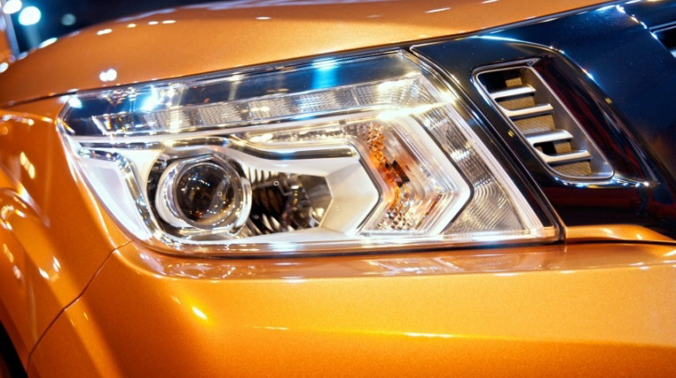 Chi tiết Nissan Navara 2015 