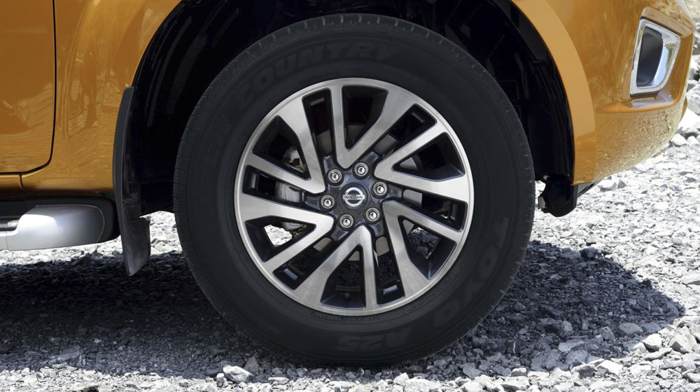 Nissan Navara 2015 chính thức lộ diện nissan-navara-2015-1 (8).jpg