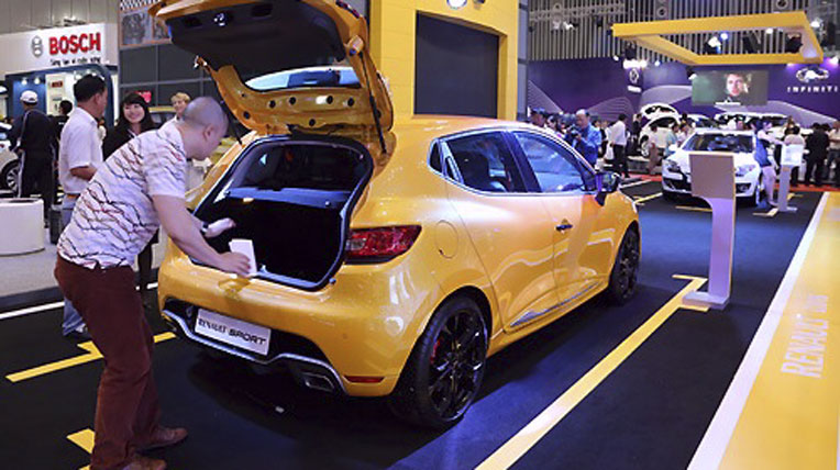 Cú vượt dốc ngoạn mục của sức mua ôtô trong nước o-to-trong-nuoc.jpg