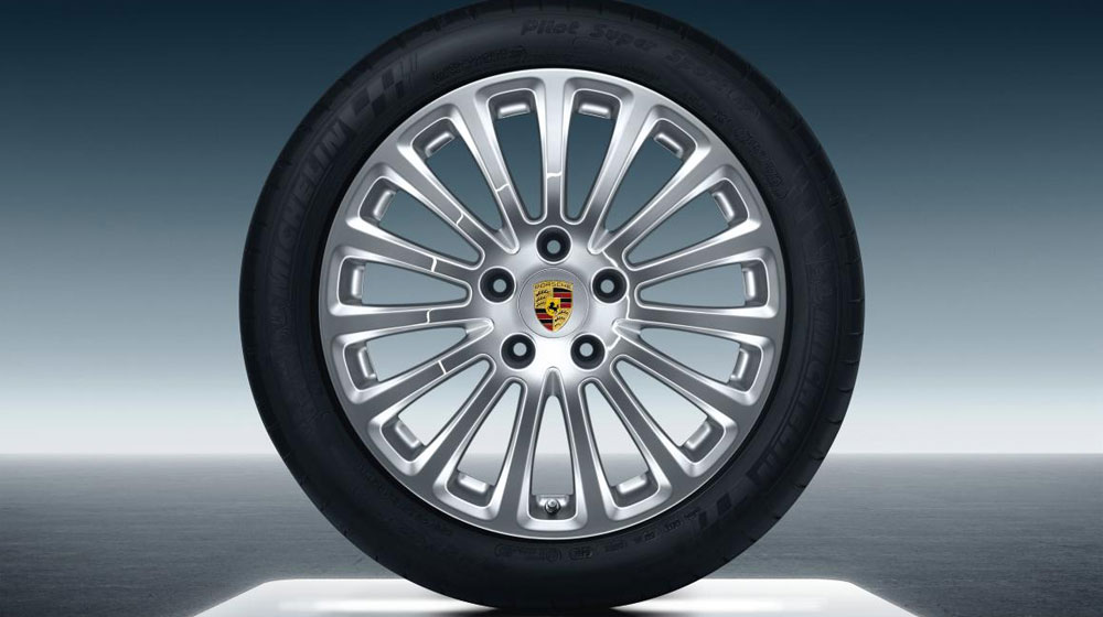 Ưu đãi đến 30% khi mua phụ kiện Porsche chính hãng porsche-equipment (4).jpg