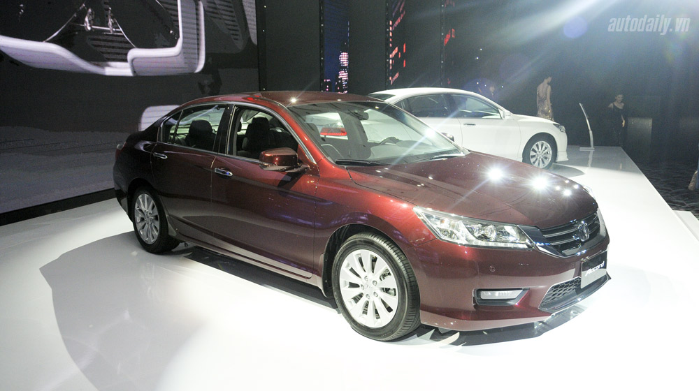 Cận cảnh Honda Accord thế hệ mới vừa ra mắt ra-mat-accord (15).jpg