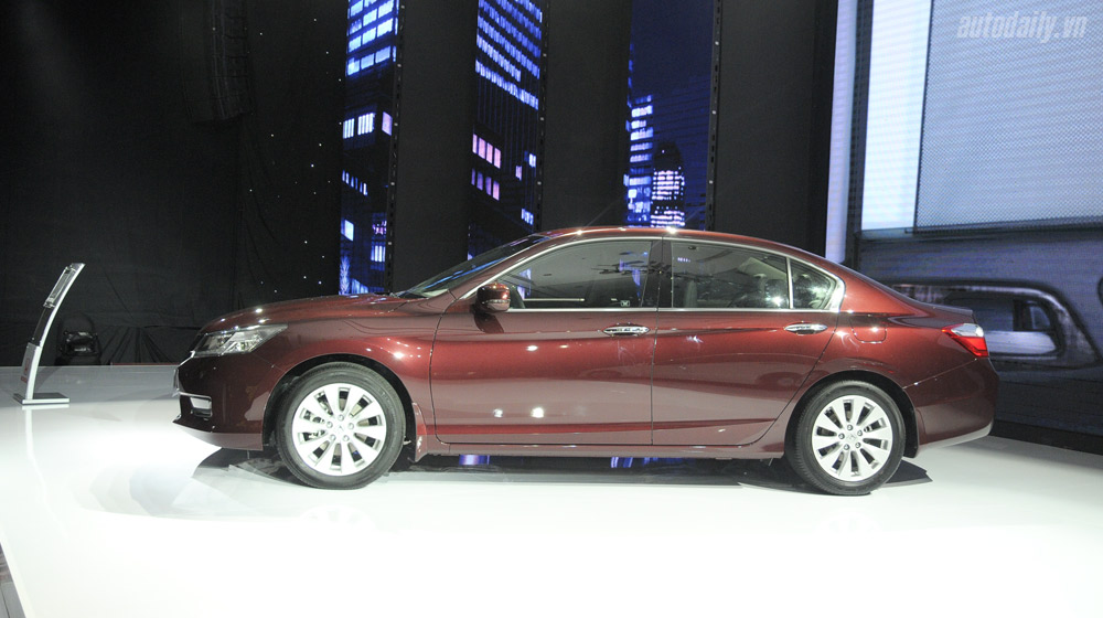 Cận cảnh Honda Accord thế hệ mới vừa ra mắt ra-mat-accord (17).jpg