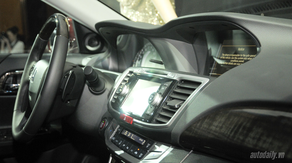 Cận cảnh Honda Accord thế hệ mới vừa ra mắt ra-mat-accord (5).jpg